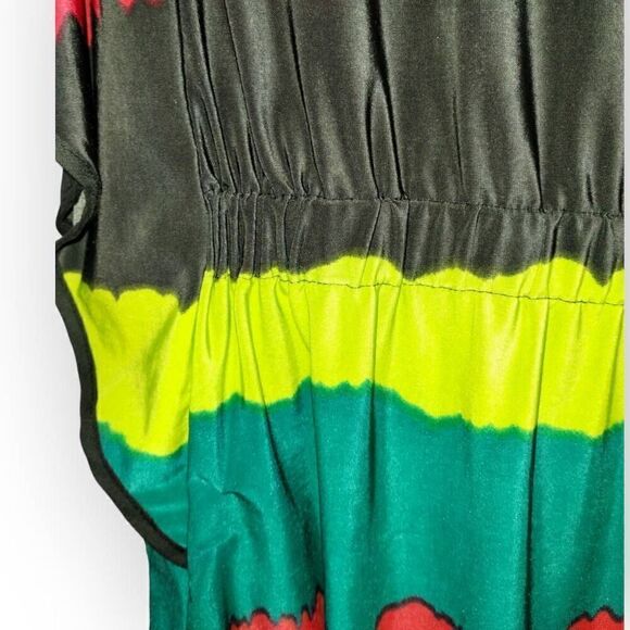 ECI Womens Top Sz Large Green Red Black Relaxed Jersey Short Sleeves Casual - Picture 11 of 13